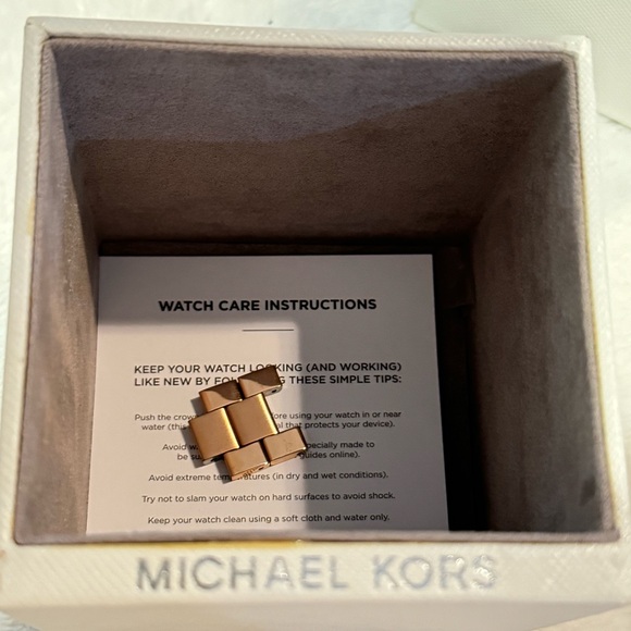 Michael Kors Women’s Rose Gold Ritz Watch - Picture 4 of 9